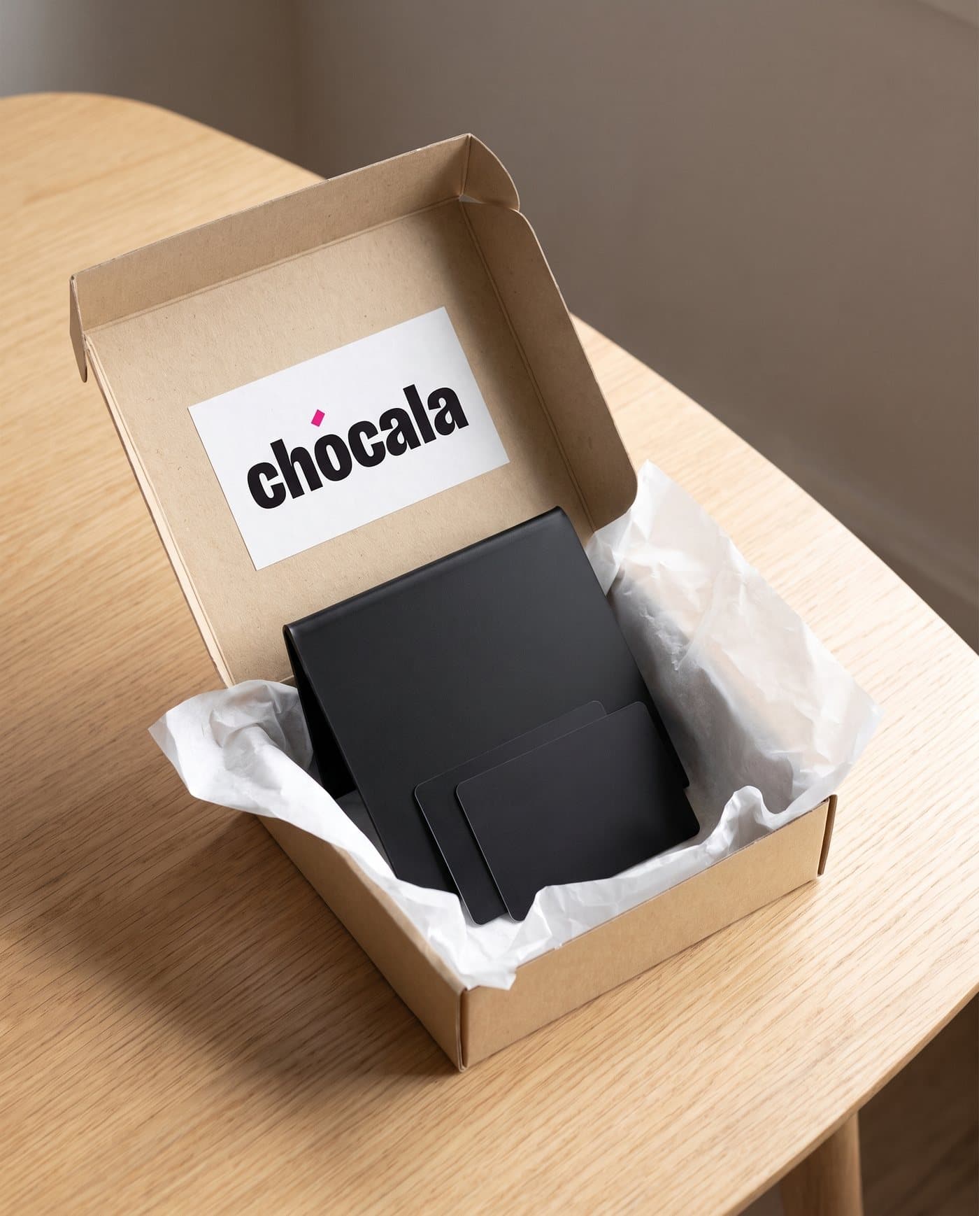 Caja kraft con tarjetas de Chócala
